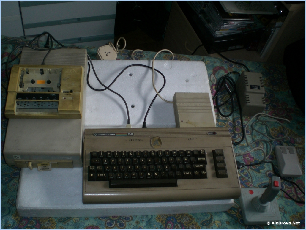 C64-Disk drive-Tape drive-Adat_telem-Joystick_2